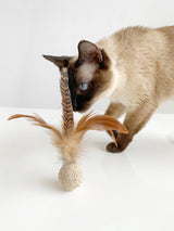 Kattenspeelgoed - Kattenveer - Pauw Shuttlebal - Handgemaakt katten speelgoed - Fazantenveer SpirePets