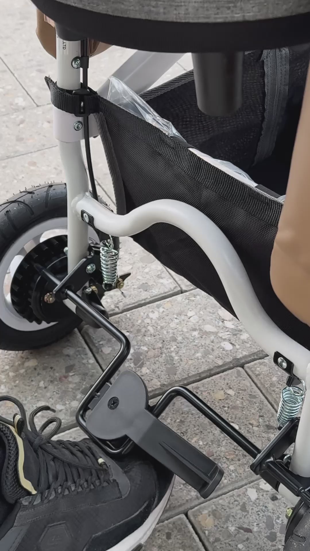 AirBuggy Dome 3 Premier Set Regular – Grass Green - buggy voor hond of kat