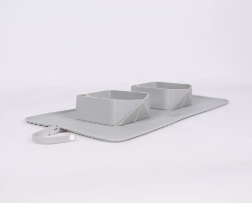 Foldable food bowl - medium size - very handy when traveling with cat or dog - 445*260*50mm